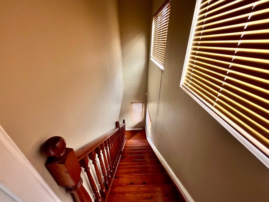 4 Bedroom Property for Sale in Herolds Bay Western Cape